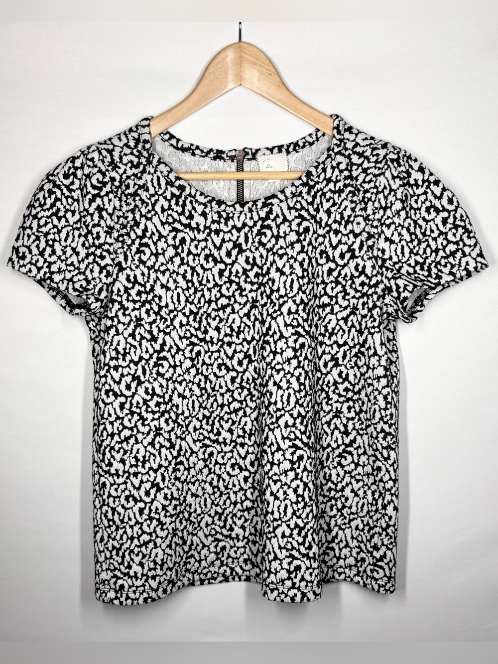 Anthropologie Short Puff Sleeve Top in Black & White Animal Print. Medium